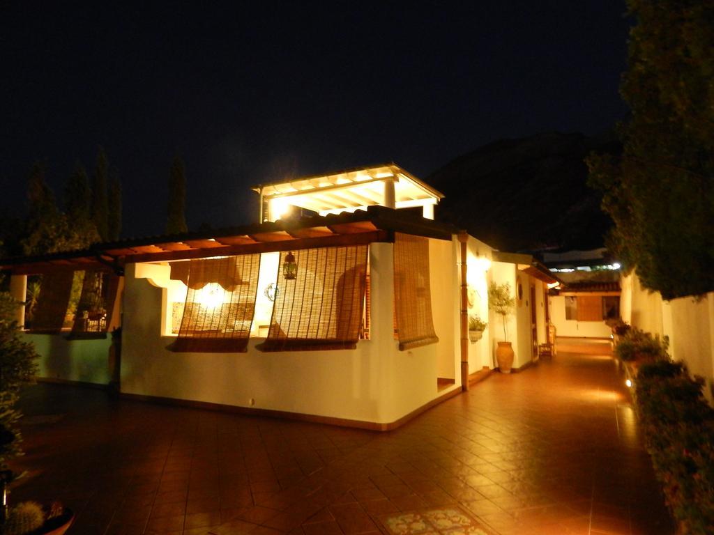 Casa Arcada Bed & Breakfast วุลกาโน ภายนอก รูปภาพ